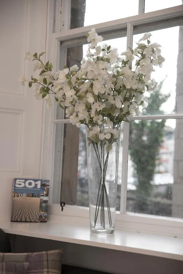 Edinburgh, Stockbridge Apartment